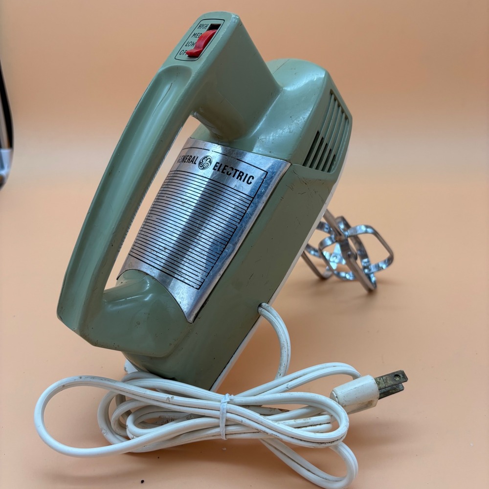 Vintage General Electric Avocado Green Hand Mixer 3 Speed Model D1M17 GE Retro